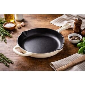 White Cast Iron Skillet Crofton 9” Pan Cream Enamel Dual Pour Spouts Aldi